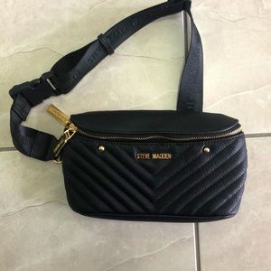Steve Madden black belt bag